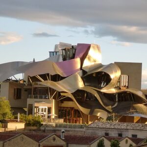 Готель Marqués de Riscal в Іспанії. Автор фото – Juan E. M./wikipedia.org