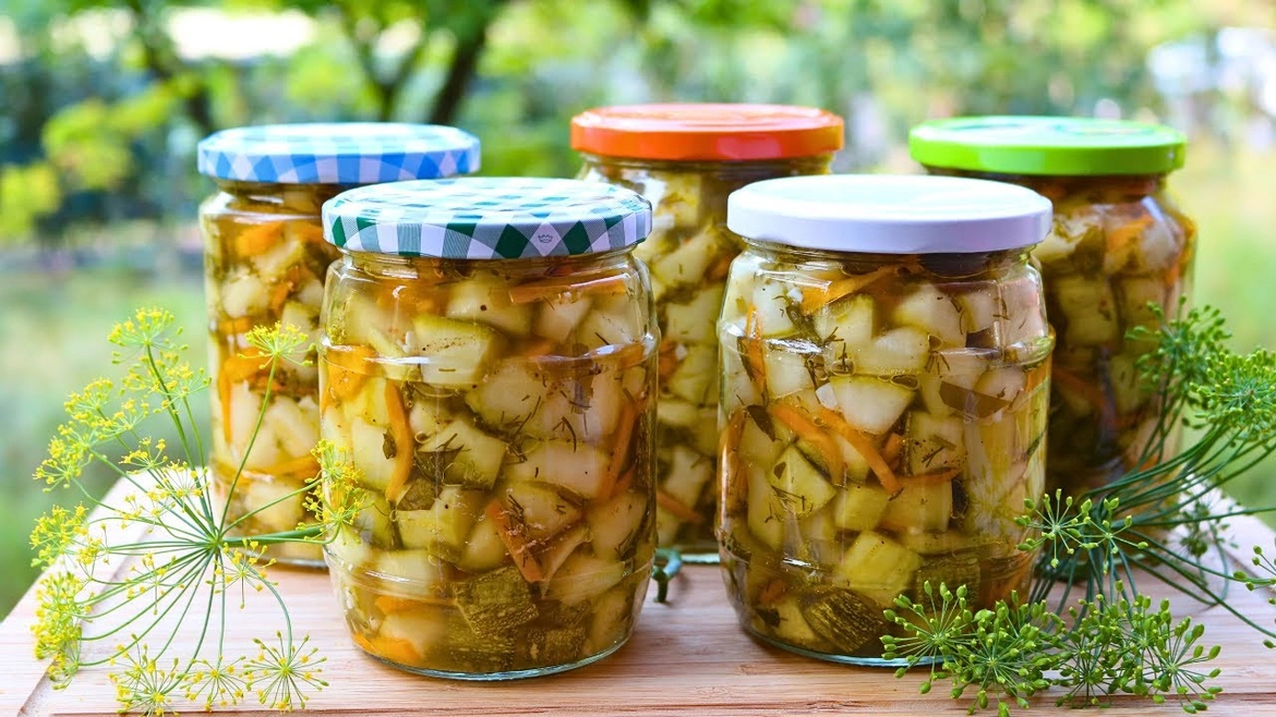 Кабачковий салат на зиму рецепт із яблуком