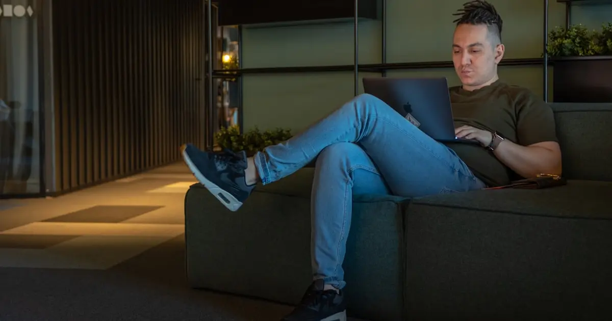 Як поза за столом може стати небезпечною для життя