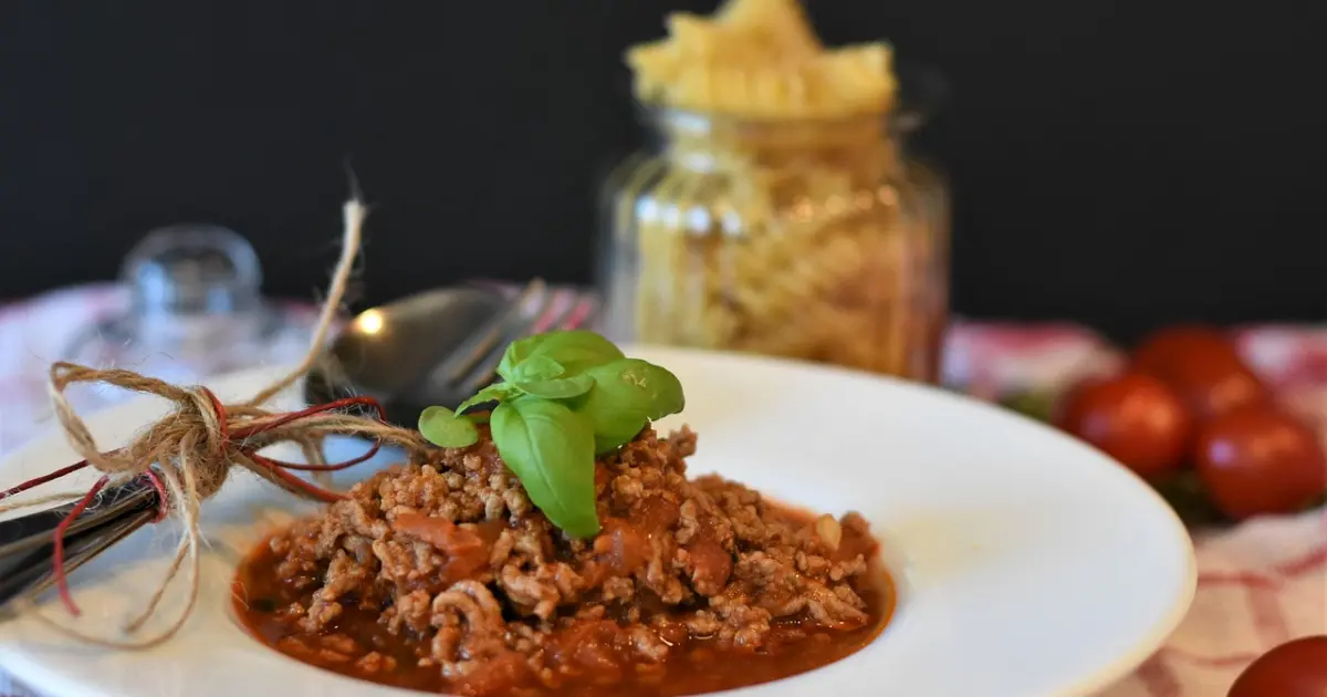 Тости болоньєзе