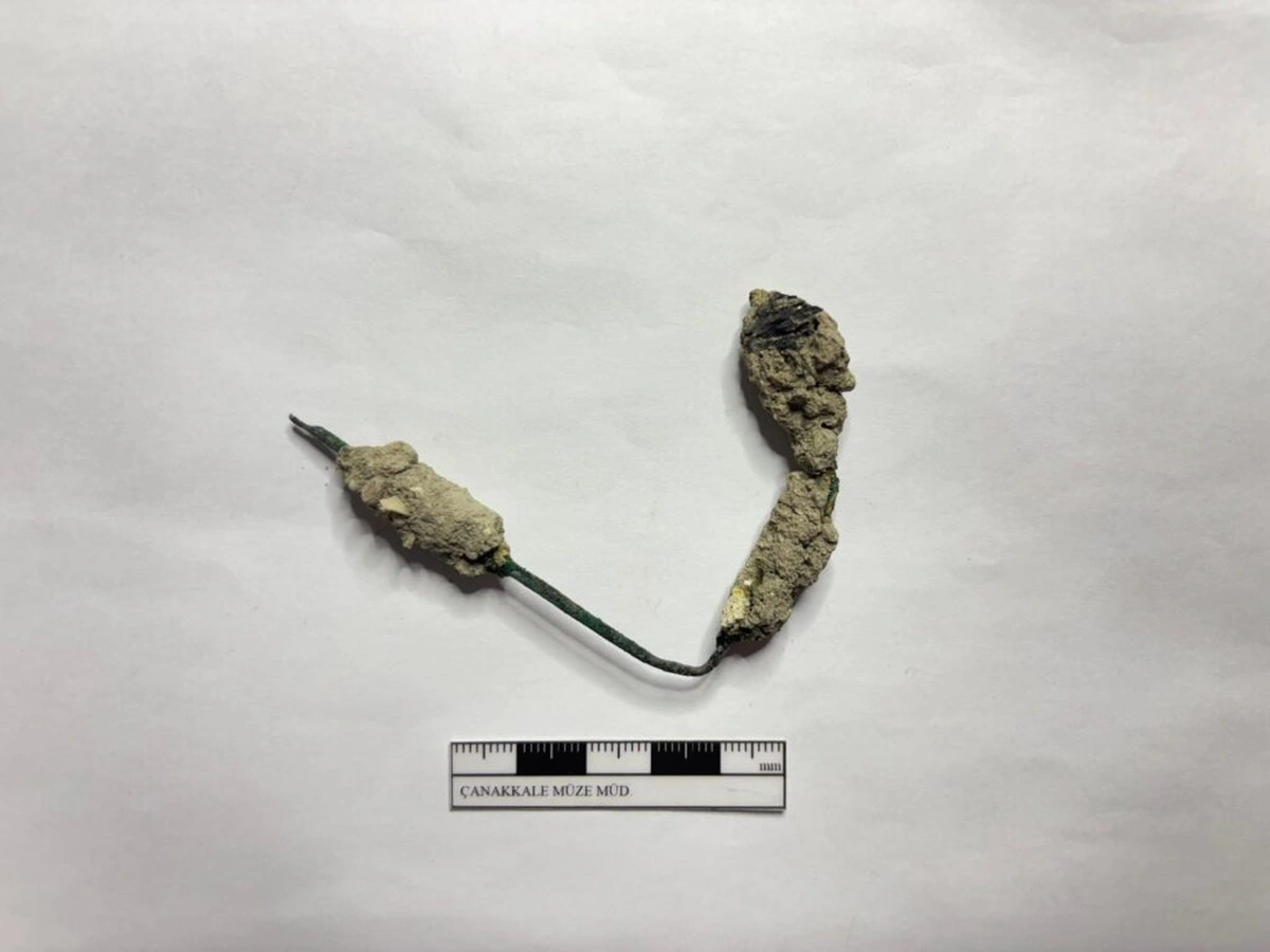 бронзова шпилька