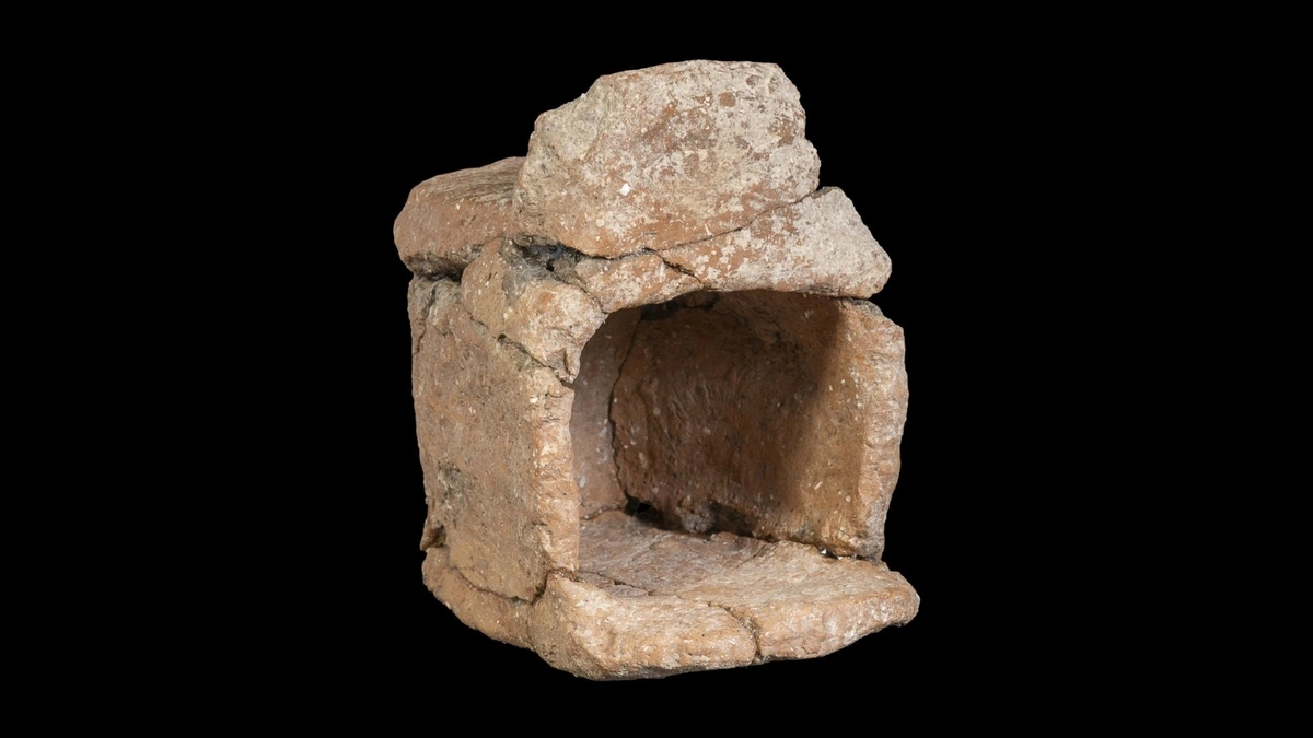 крихітний храм бронзової доби