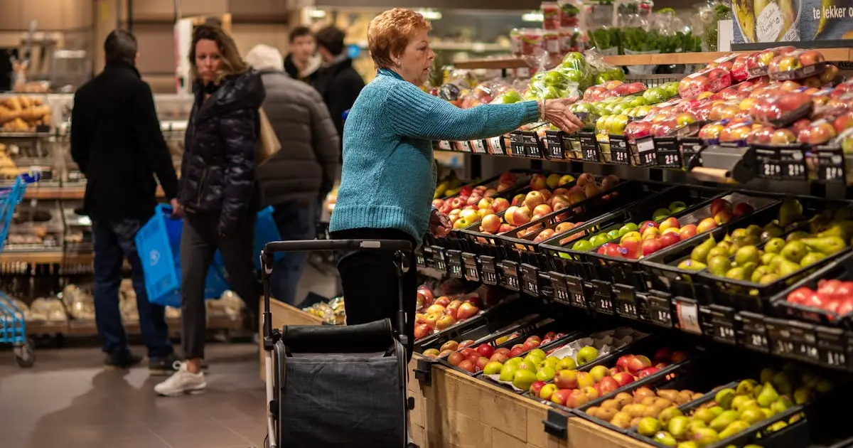 Пекельна дюжина: названо овочі та фрукти, що сильно забруднені пестицидами