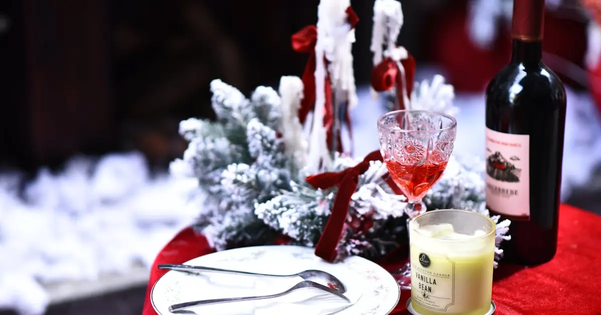 пляшка червоного вина на різдвяному столі