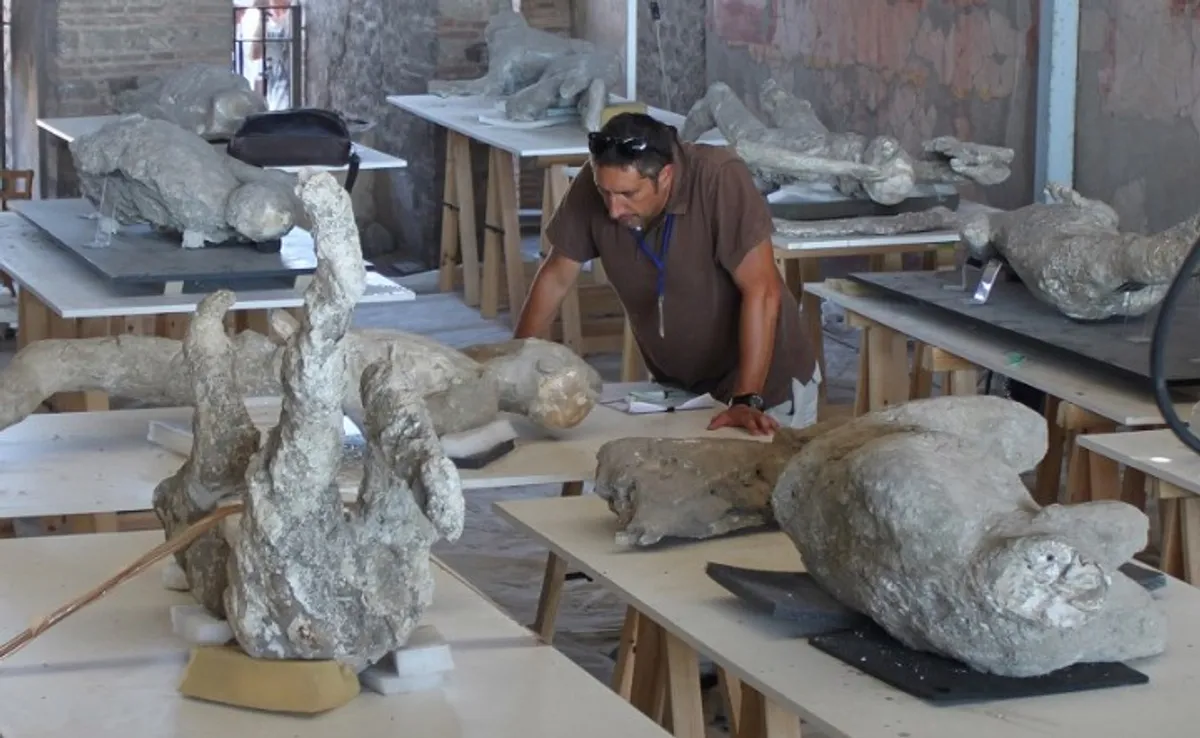 Надто дивно для серпня жертви трагедії у Помпеях були вдягнені в теплі вовняні плащі