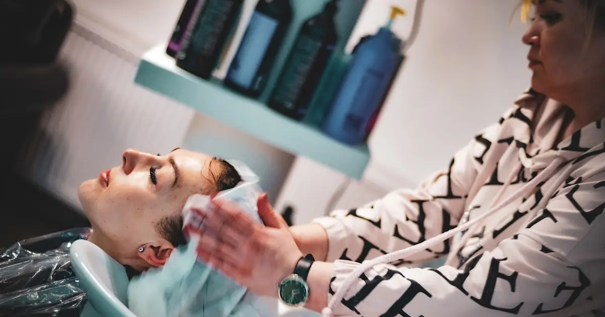 миття голови в салоні