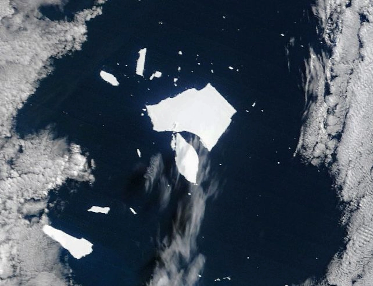 танучий айсберг