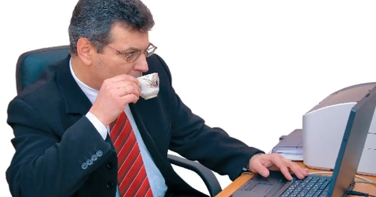 Як безпечно пити каву, якщо у вас високий тиск: 6 порад експерта