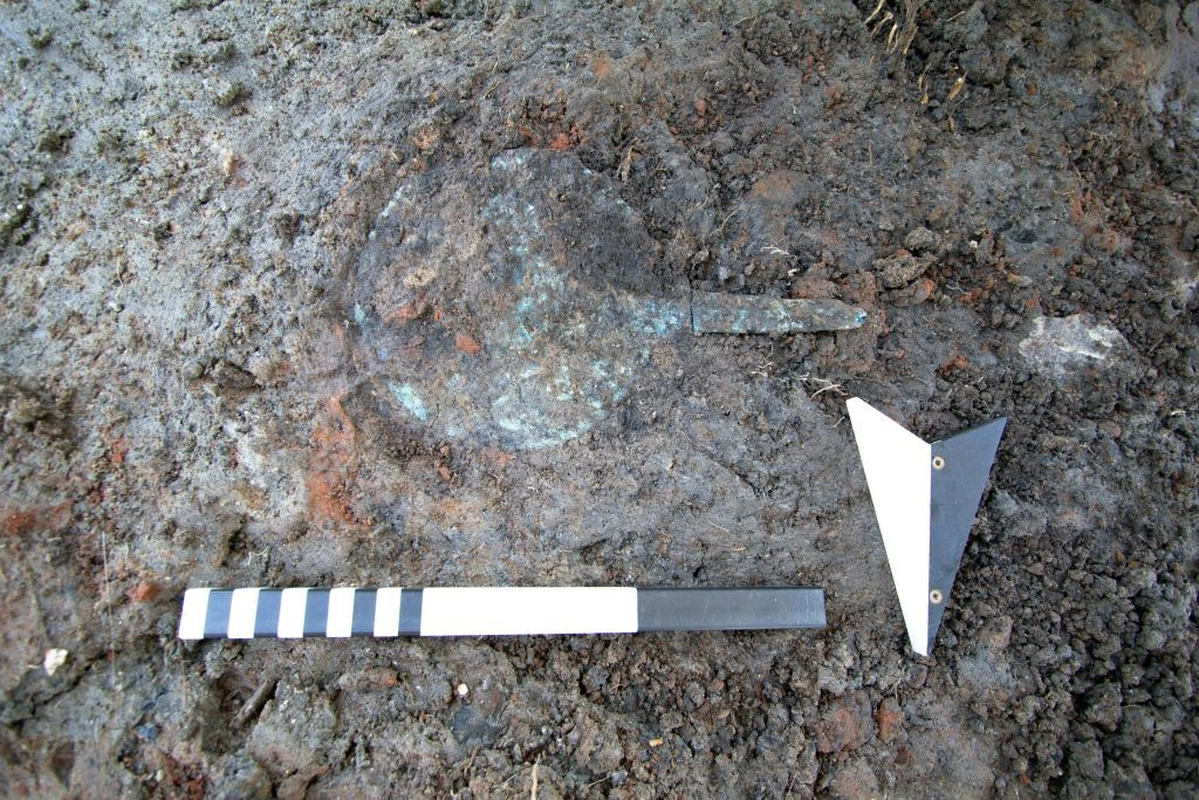 Бронзовое зеркало