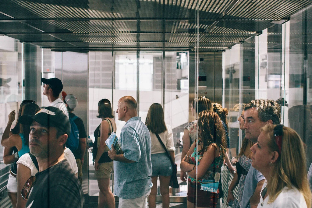 люди у ліфті